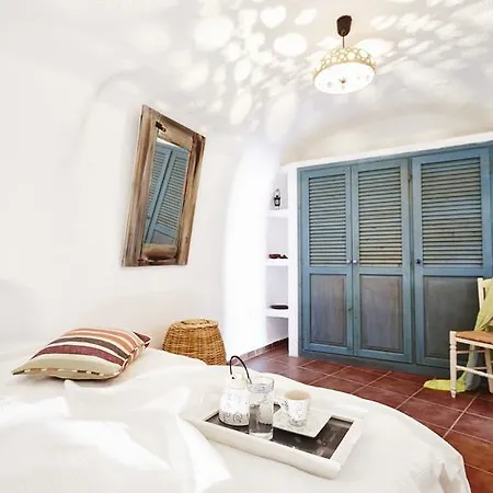 Joy House Akrotiri (Santorini)