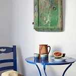 Joy House * Akrotírion